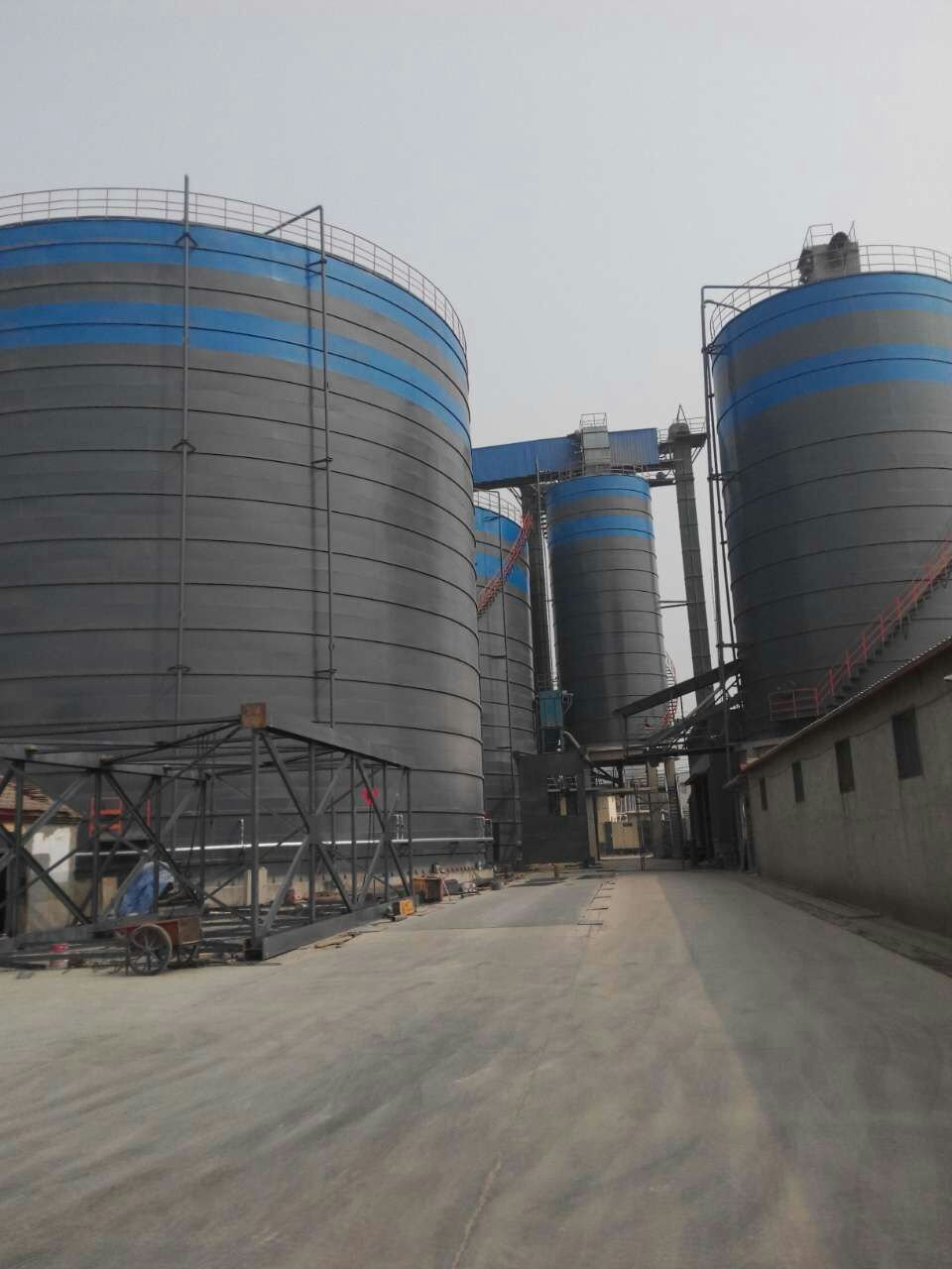 积石山粉煤灰储存库基础怎么建造